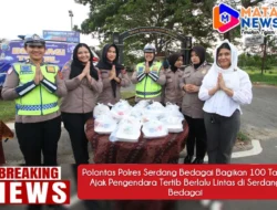 Polantas Polres Serdang Bedagai Bagikan 100 Takjil, Ajak Pengendara Tertib Berlalu Lintas di Serdang Bedagai