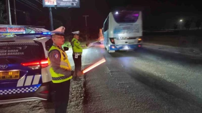 Patroli Blue Light Sat Lantas Polres Batu Bara, Ciptakan Rasa Aman di Jalinsum Indrapura