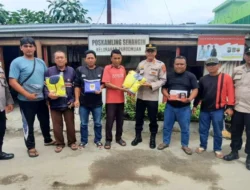 Kasat Binmas Kunjungi Pos Kamling Senangin, Serahkan Perlengkapan