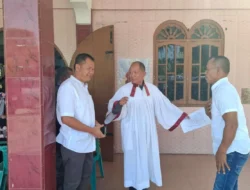 Polisi Humanis, Sat Intelkam Polres Batu Bara Amankan Ibadah Jumat Agung dan Berbagi dengan Jemaat