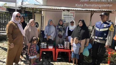 Bhabinkamtibmas Polsek Siantar Barat Monitoring Distribusi MBG di Kantor Kelurahan Bantan
