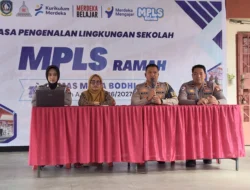 Satlantas Polres Karimun Edukasi Pelajar SMA Maha Bodhi Lewat Program Police Goes To School