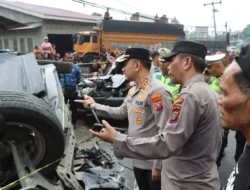 Kapolrestabes Medan Pimpin Evakuasi Kecelakaan Beruntun di Sibolangit, Jalur Medan–Berastagi Kembali Normal