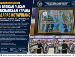 IPK Berikan Piagam Penghargaan kepada Kalapas Kotapinang atas Dedikasi Pembinaan Warga Binaan