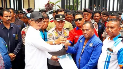 Kapolrestabes Medan Kawal Aksi GEBRAK, Aspirasi Buruh Disampaikan ke DPRD Sumut hingga PN Medan