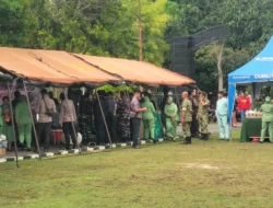 Bazar Murah HUT ke-81 TNI Digelar di Makodim 0317/TBK, Warga Antusias Ikuti Layanan Kesehatan