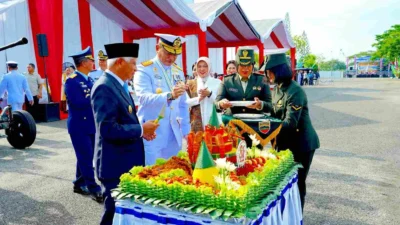703 Prajurit Tiga Matra TNI Getarkan Dermaga Belawan dalam HUT ke-81 TNI