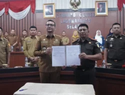 Bupati Labusel dan Kejari Teken MoU Jaksa Sahabat Pendidik, Perkuat Perlindungan di Lingkungan Sekolah