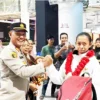 Usai Menang 5-0 atas Singapura, Polsek Air Putih Jemput dan Kawal Pemain Timnas Putri U-17 Asal Batu Bara