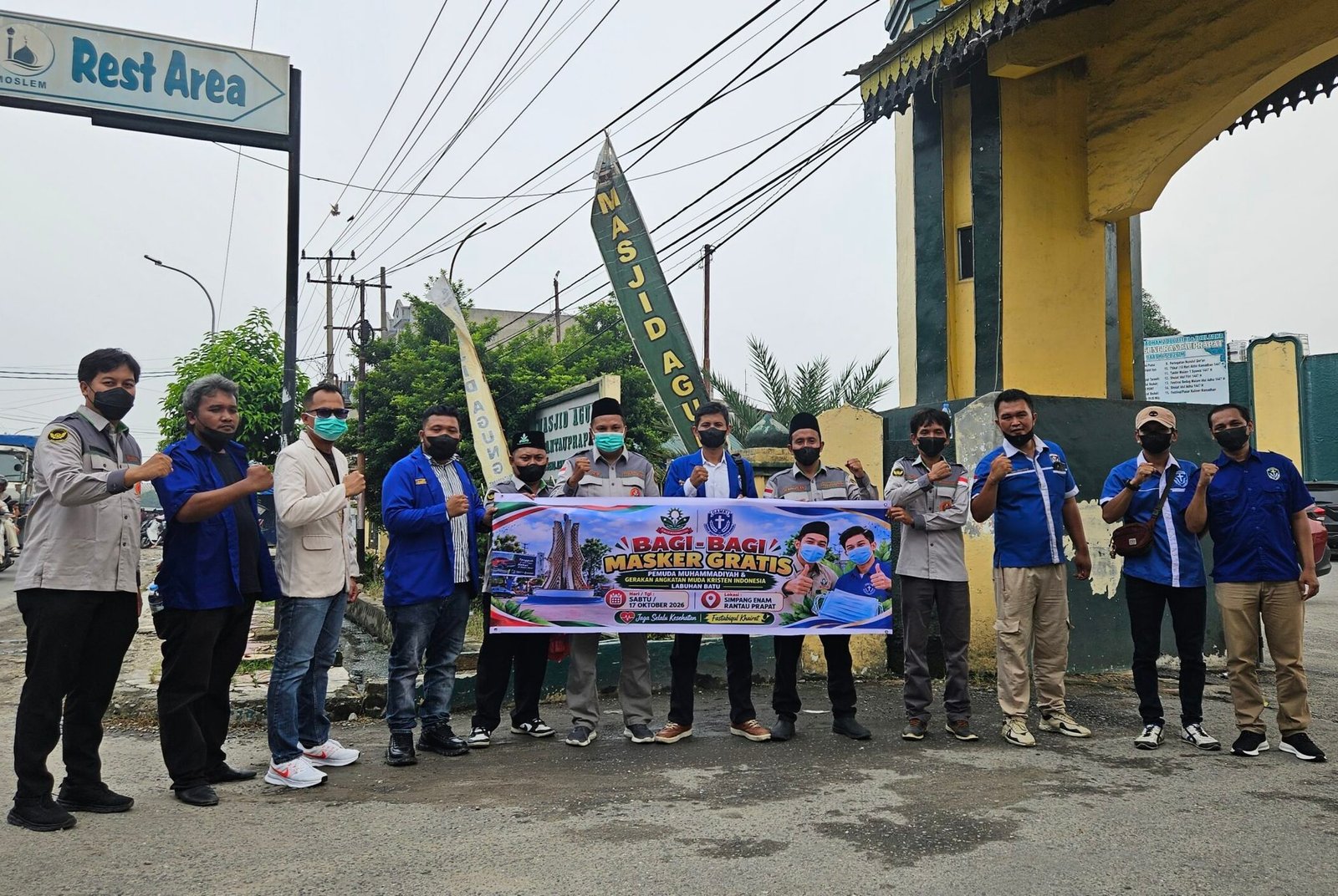 Pemuda Muhammadiyah dan GAMKI Labuhanbatu Kompak Turun Jalan Bagikan 1.000 Masker Gratis Imbas Asap Karhutla Makin Pekat